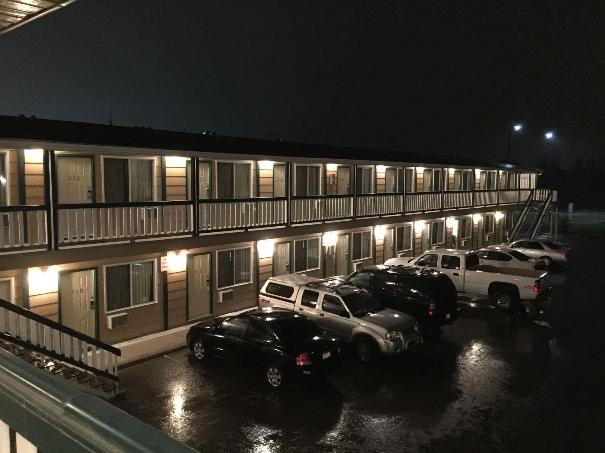Chateau Motel Edmonton Exterior photo